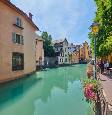 Annecy French Alps Discovering Destinations 370 x 380