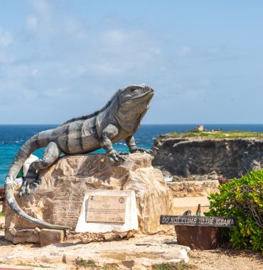 Isla Mujeres beach Mexico Discovering Destinations 370 x 380