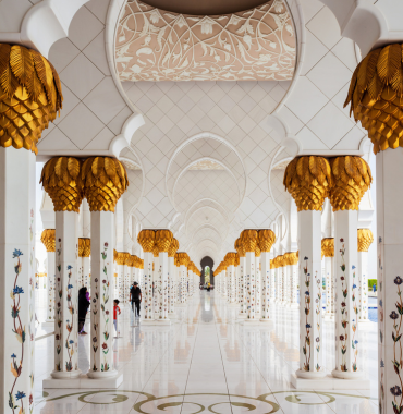 Sheikh Zayed Grand Mosque - Discovering Destinations